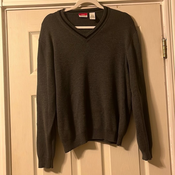 LL Bean 100% Merino Wool Sweater Traveler sz M Gray VNeck washable business - Picture 1 of 4